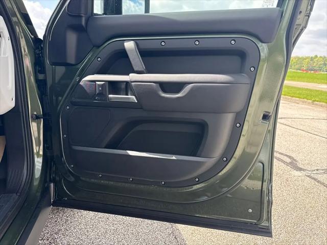 2026 Land Rover Defender P400 X-Dynamic SE