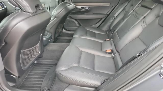2020 Volvo V90 Cross Country T6