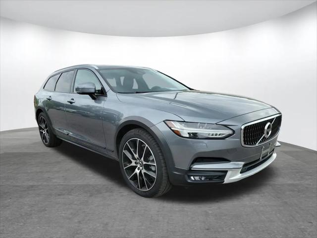2020 Volvo V90 Cross Country T6