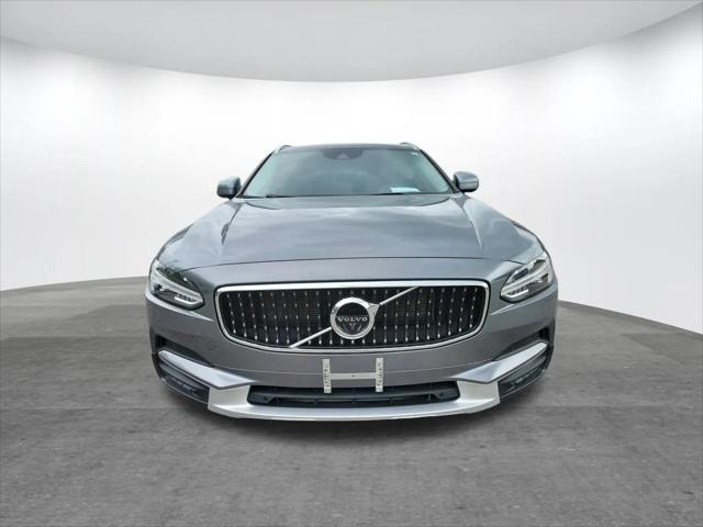 2020 Volvo V90 Cross Country T6