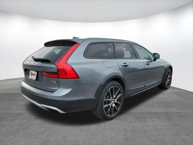 2020 Volvo V90 Cross Country T6