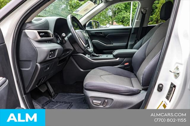 2024 Toyota Highlander LE