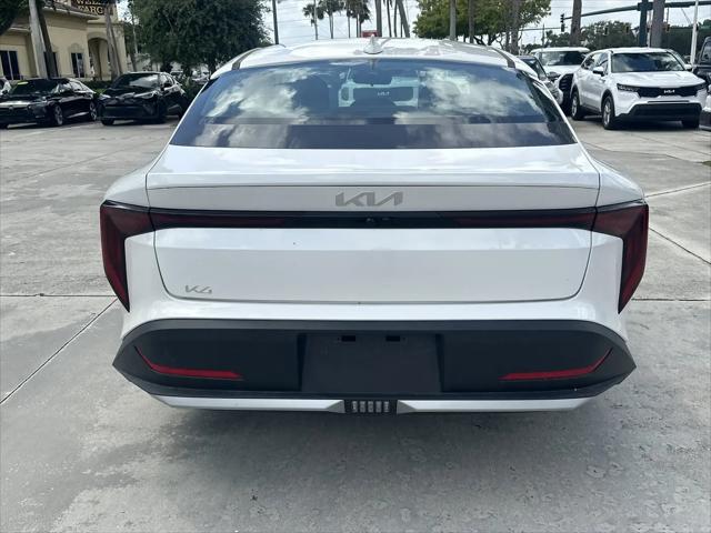 2026 Kia K4 LXS