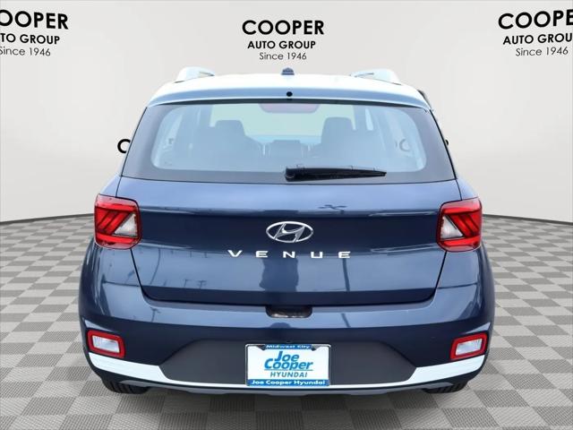 2026 Hyundai Venue SEL w/Two-Tone Roof
