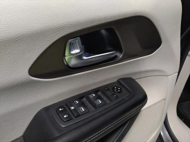 2021 Chrysler Voyager LX