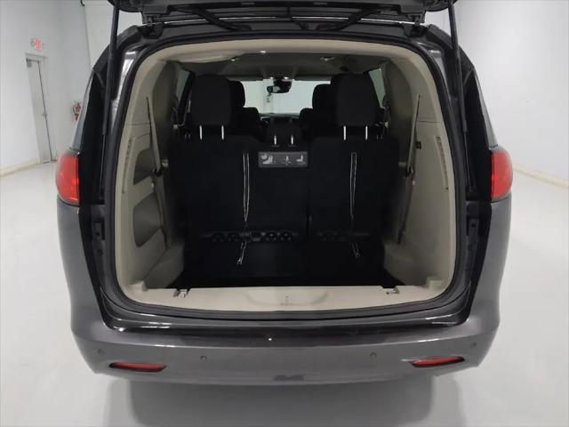 2021 Chrysler Voyager LX