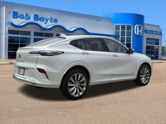 2025 Buick NV Avenir FWD