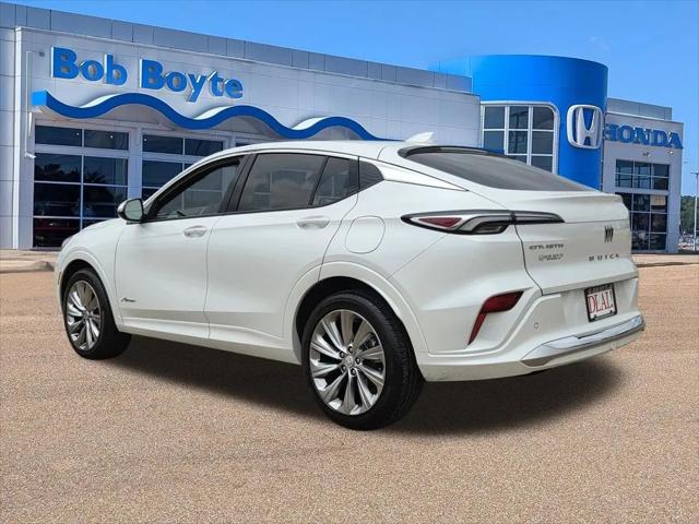 2025 Buick NV Avenir FWD