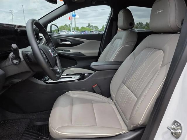 2025 Buick NV Avenir FWD