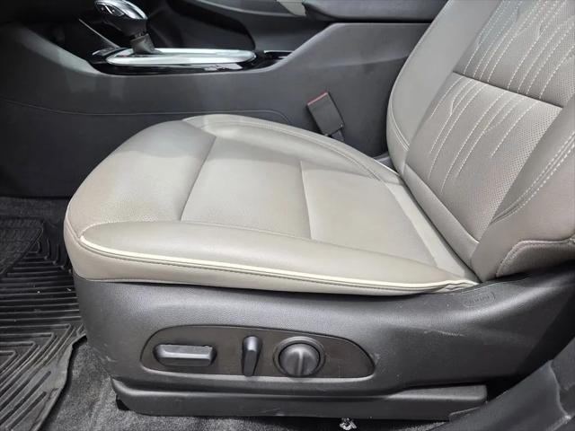 2025 Buick NV Avenir FWD