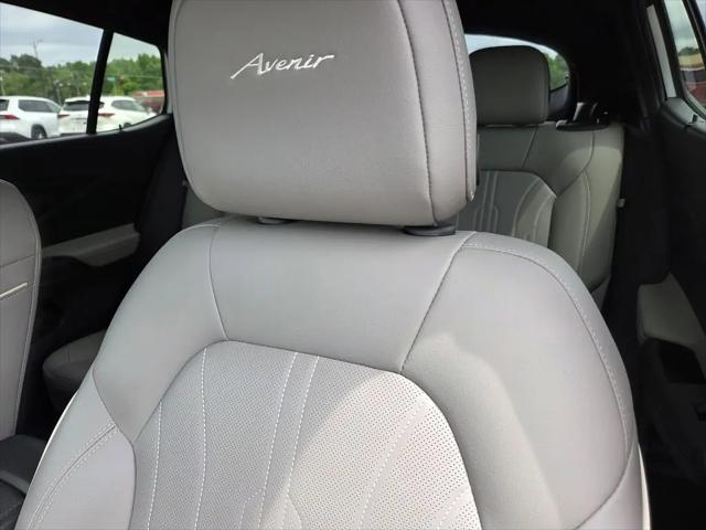 2025 Buick NV Avenir FWD