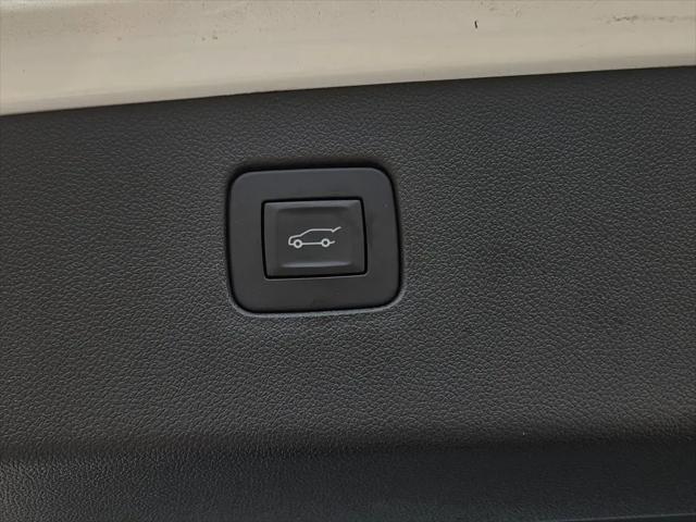 2025 Buick NV Avenir FWD