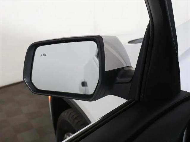 2023 Chevrolet Traverse AWD LT Cloth