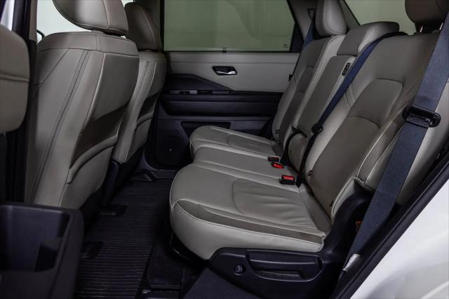 2024 Nissan Pathfinder SL 4WD
