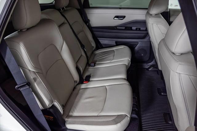 2024 Nissan Pathfinder SL 4WD