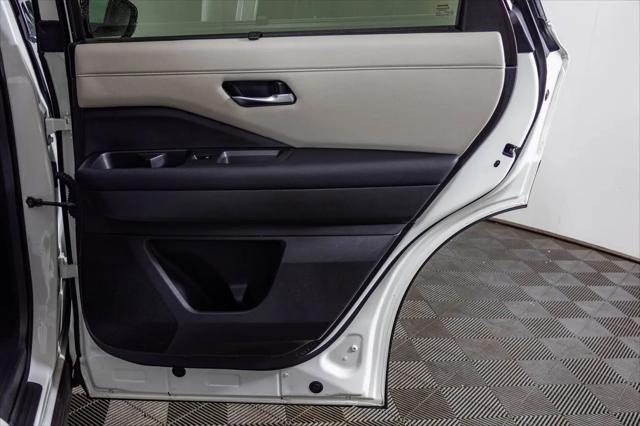 2024 Nissan Pathfinder SL 4WD