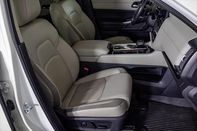 2024 Nissan Pathfinder SL 4WD