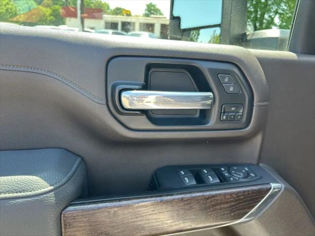 2022 GMC Sierra 2500HD 4WD Crew Cab Standard Bed Denali