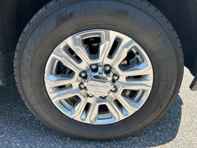 2022 GMC Sierra 2500HD 4WD Crew Cab Standard Bed Denali