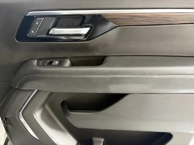 2025 Chevrolet Suburban 4WD Z71