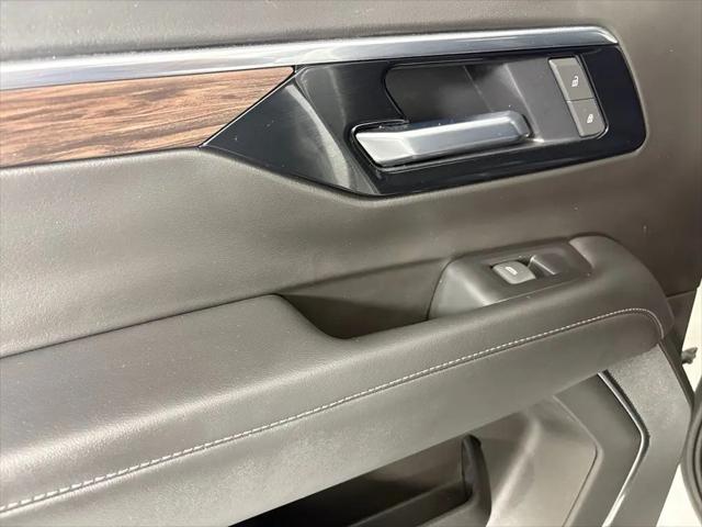 2025 Chevrolet Suburban 4WD Z71