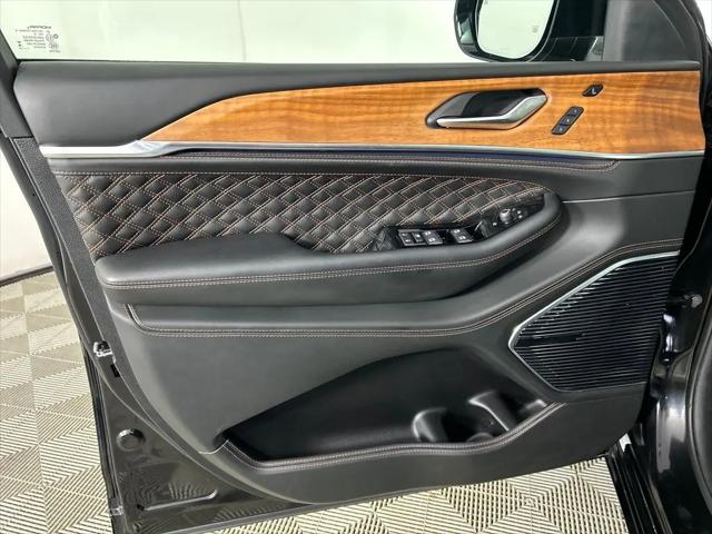2025 Jeep Grand Cherokee L Summit Reserve 4x4