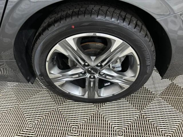 2023 Kia K5 EX
