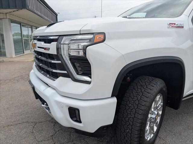 2025 Chevrolet Silverado 2500HD 4WD Crew Cab Standard Bed LTZ