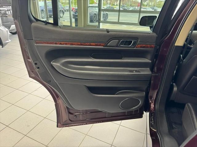 2019 Lincoln MKT Reserve