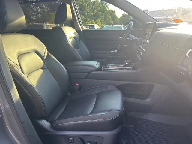 2023 Nissan Pathfinder SL 4WD