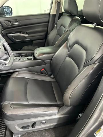 2023 Nissan Pathfinder SL 4WD