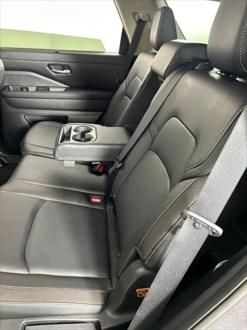 2023 Nissan Pathfinder SL 4WD