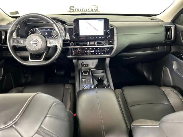 2023 Nissan Pathfinder SL 4WD
