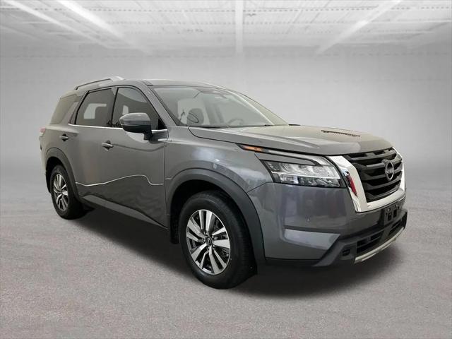 2023 Nissan Pathfinder SL 4WD