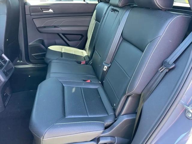 2023 Volkswagen Atlas Cross Sport 2.0T SEL R-Line Black