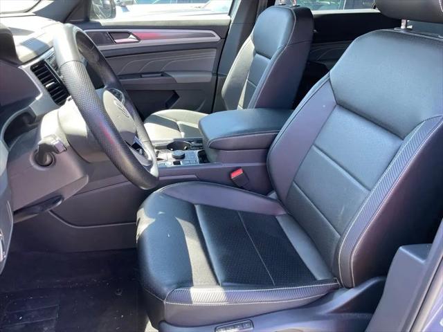 2023 Volkswagen Atlas Cross Sport 2.0T SEL R-Line Black