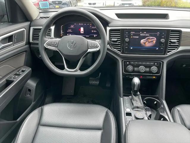 2023 Volkswagen Atlas Cross Sport 2.0T SEL R-Line Black