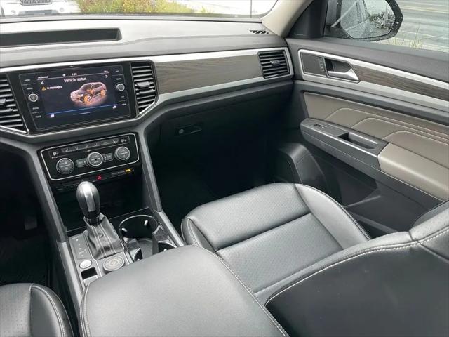2023 Volkswagen Atlas Cross Sport 2.0T SEL R-Line Black