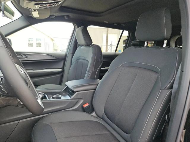 2026 Jeep Grand Cherokee L Altitude 4x2