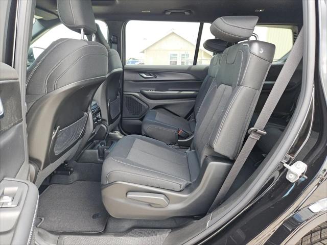 2026 Jeep Grand Cherokee L Altitude 4x2