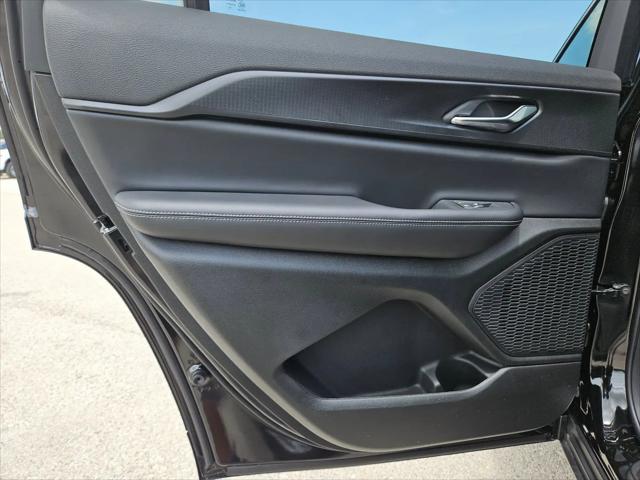 2026 Jeep Grand Cherokee L Altitude 4x2