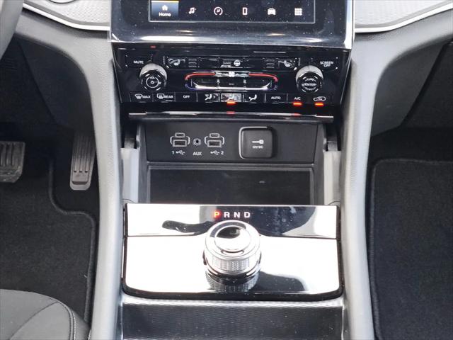 2026 Jeep Grand Cherokee L Altitude 4x2