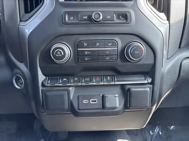 2024 Chevrolet Silverado 1500 4WD Crew Cab Short Bed Custom
