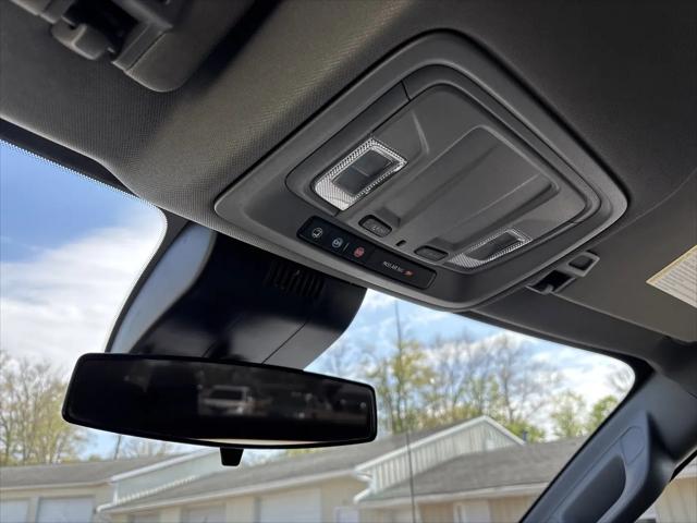 2024 Chevrolet Silverado 1500 4WD Crew Cab Short Bed Custom