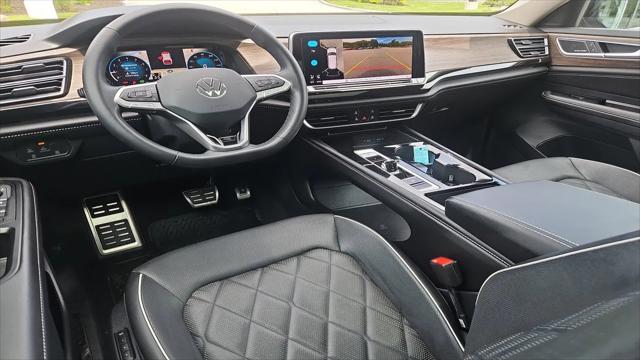 2024 Volkswagen Atlas 2.0T SEL Premium R-Line