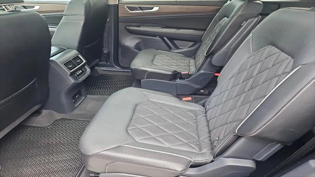 2024 Volkswagen Atlas 2.0T SEL Premium R-Line