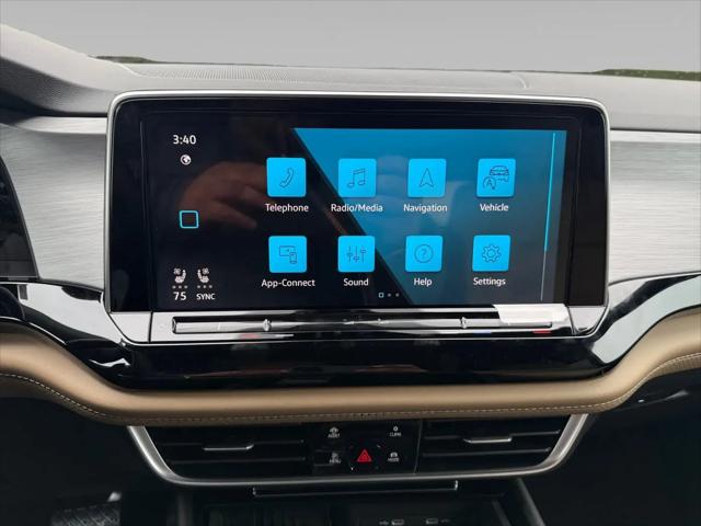2026 Volkswagen Atlas Cross Sport SE with Technology