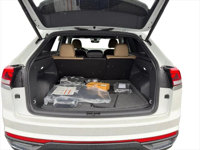 2026 Volkswagen Atlas Cross Sport SE with Technology
