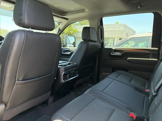 2025 GMC Sierra 3500HD Denali