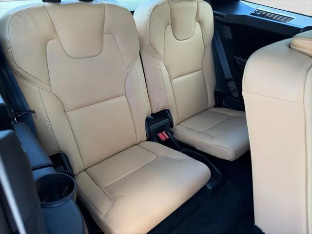 2024 Volvo XC90 Recharge T8 Ultimate Bright Theme 7-Seater